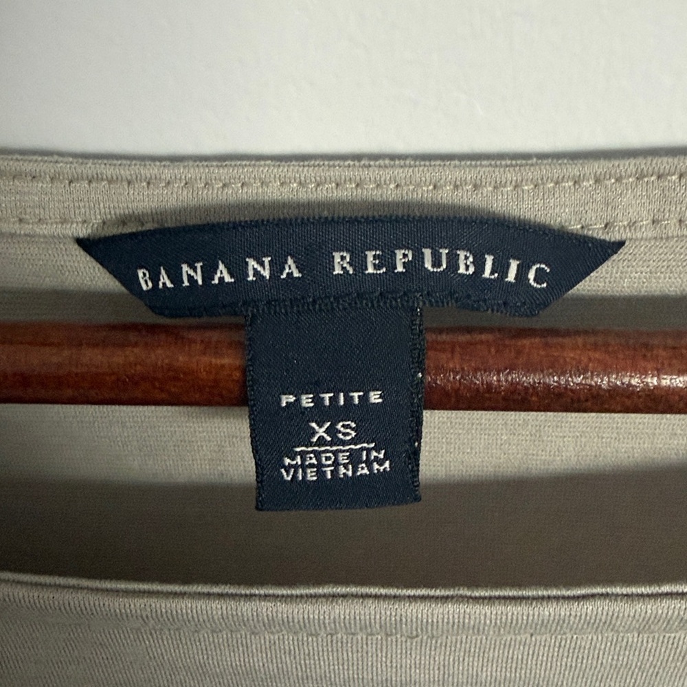 Banana Republic Taupe Ruffle Sleeve Short-Sleeve Tee xs - Picture 2 of 4